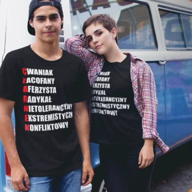 Koszulka „CZARNEK” viralem w sieci. 45 sztuk w 24 godziny po decyzji PiS