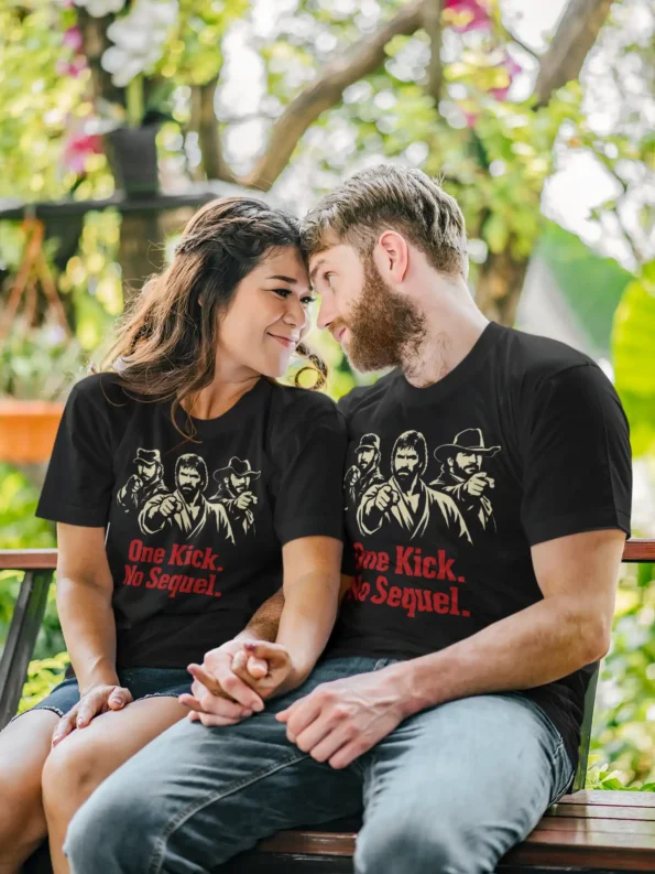 Koszulka Chuck Norris z filmowym nadrukiem | czarny t-shirt damski 4 Koszulka Chuck Norris z filmowym nadrukiem | czarny t-shirt damski t shirt mockup of a smiling couple sitting on a park bench m18069 r el2 44